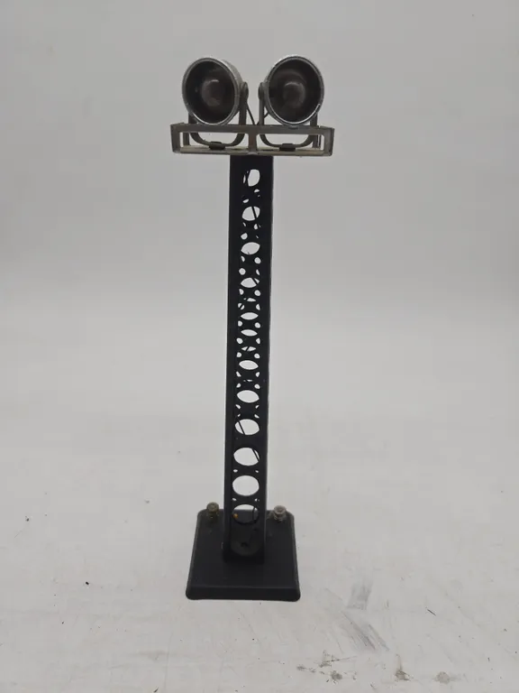 Vintage marxs number 416 flood lighttower