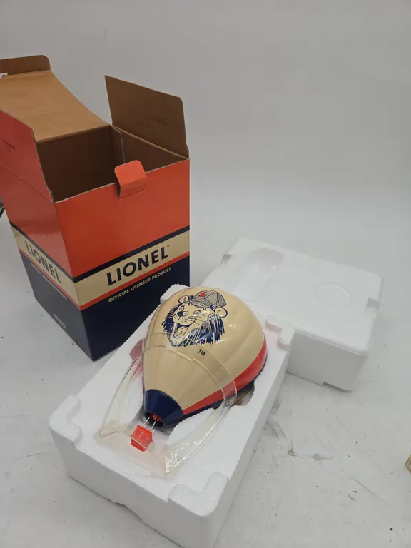 Vintage lionel eastwood, automobilia, hot air balloon, new inbox