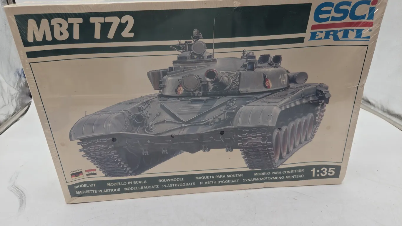 Vintage ERTL, M. B. TT72 tank model, new inbox.