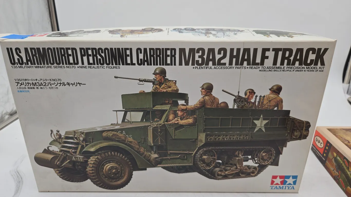 Vintage u s armored personnel carrier halftrack model in original box