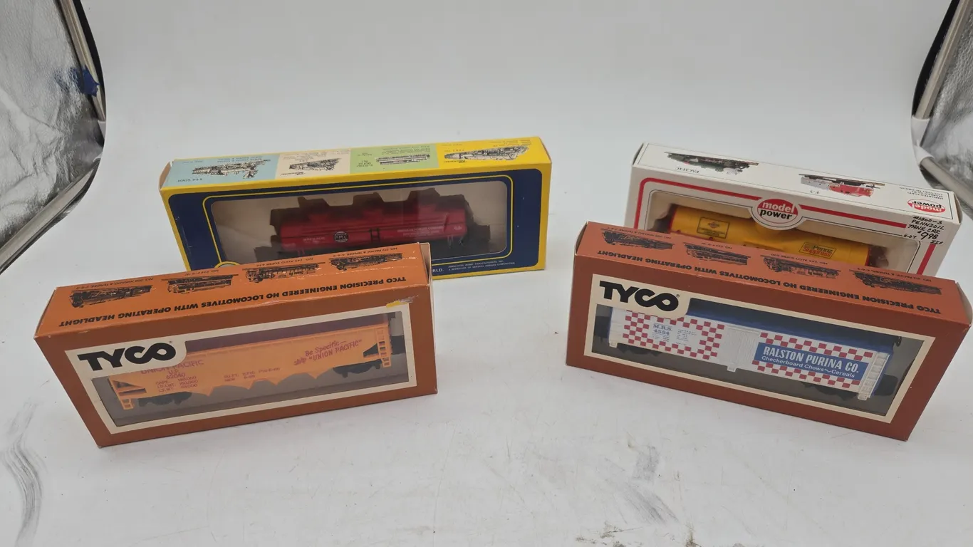 Assorted h* scale train cars, new inboxes.