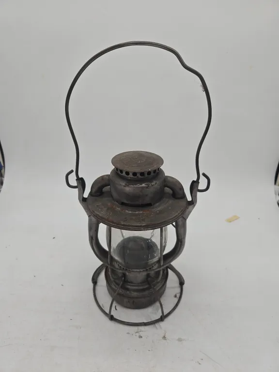 Antique dietzs, New York.
Central caboose lantern.