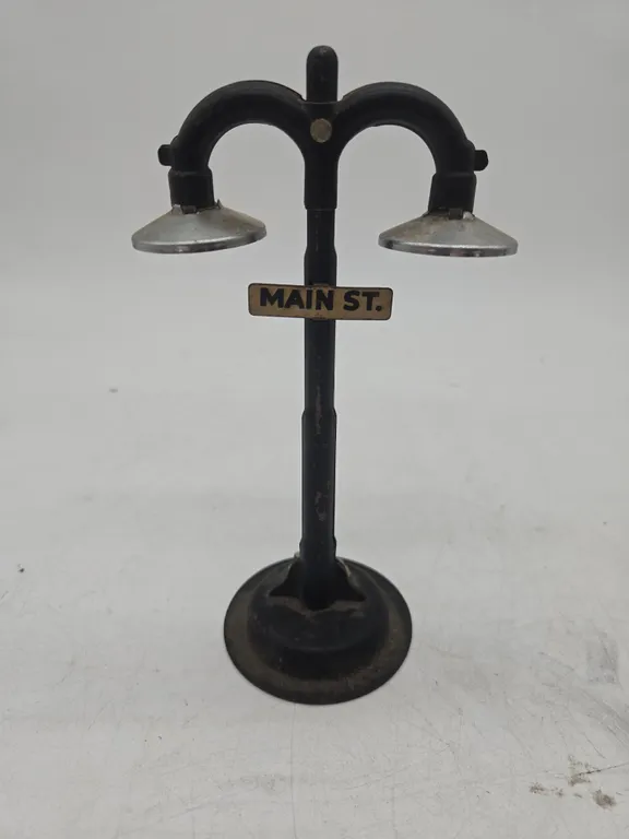 Vintage marxs twin light lamp post number 429