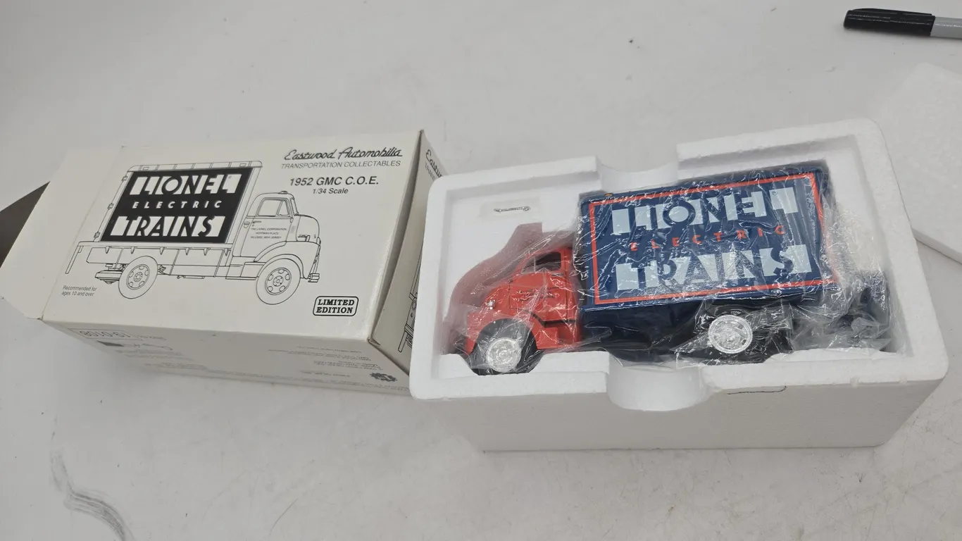 Vintage lionel eastwood, automobilia, 1952 g m c delivery truck, new inbox