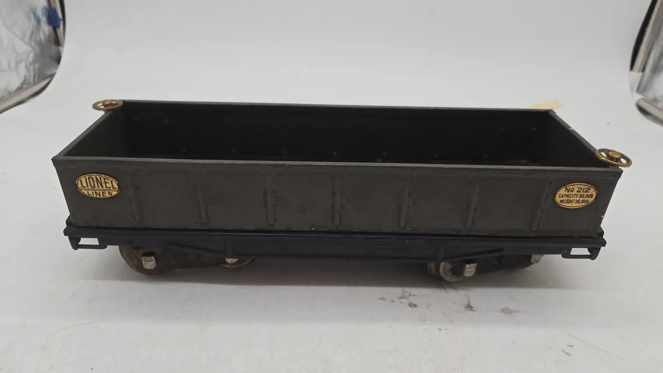Vintage lionel lines, O gauge, number 212 ore car