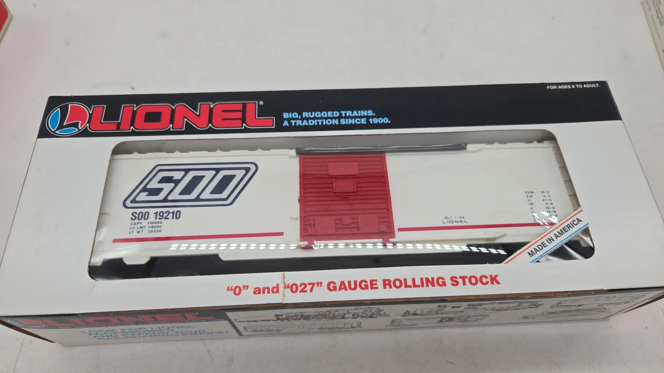 Vintage lionel S00 line box car number 619210 new inbox