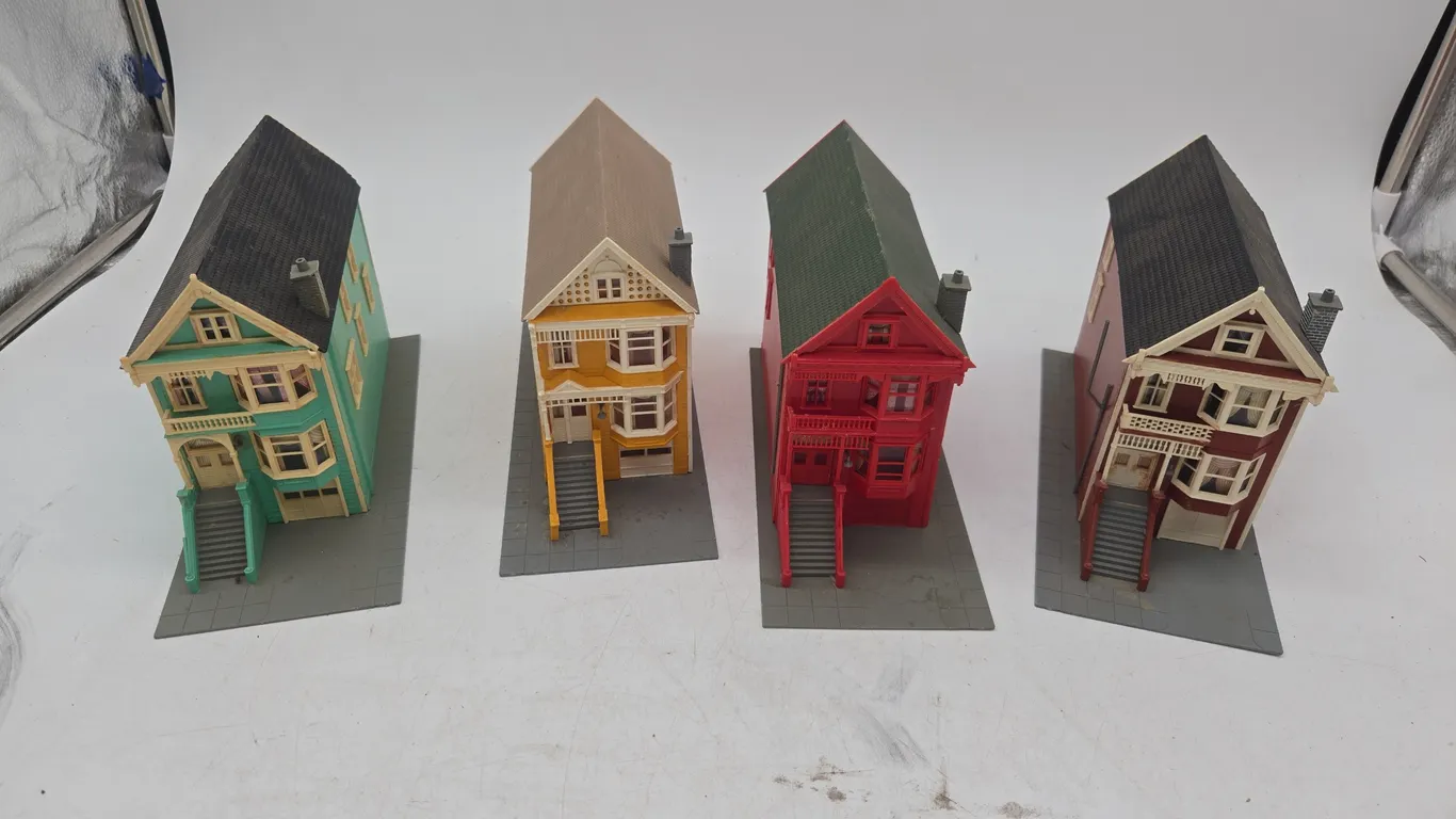 Vintage assorted h o building models
