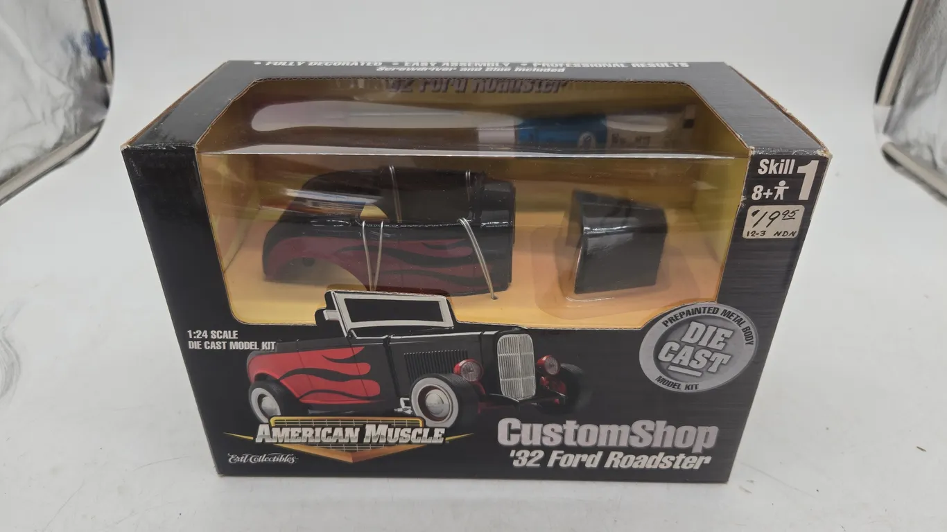 Vintage e r t l american muscle thirty two ford roaster model, new in box