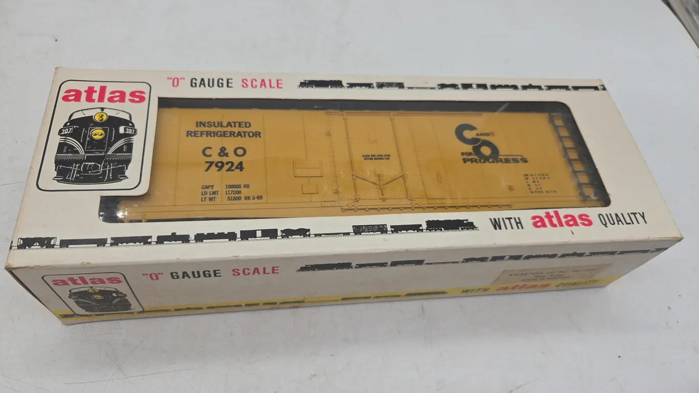 Vintage atlas, chesapeake and ohio insulated plug door reefer car number 6243, new inbox