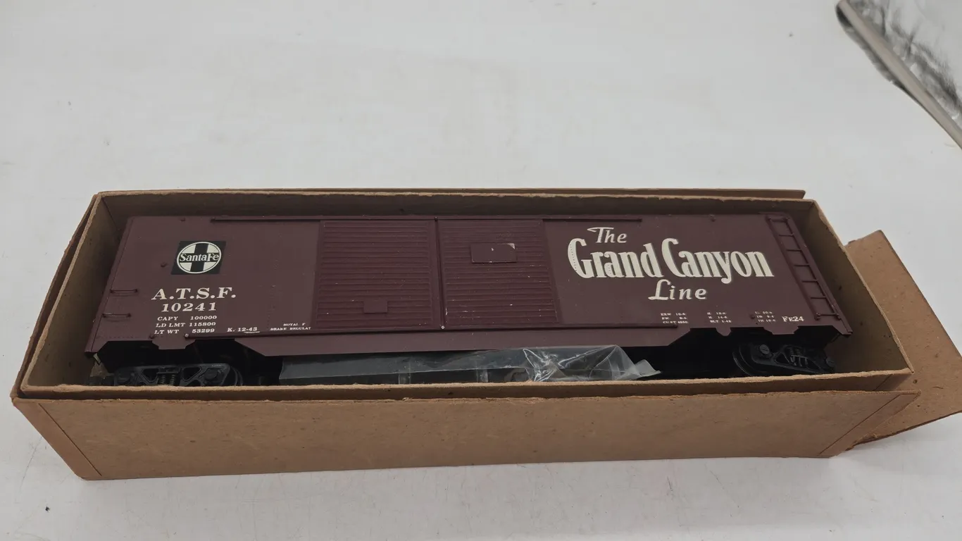 Vintage athern santa fe, the grand canyon lines brown box car, believed to be in original box