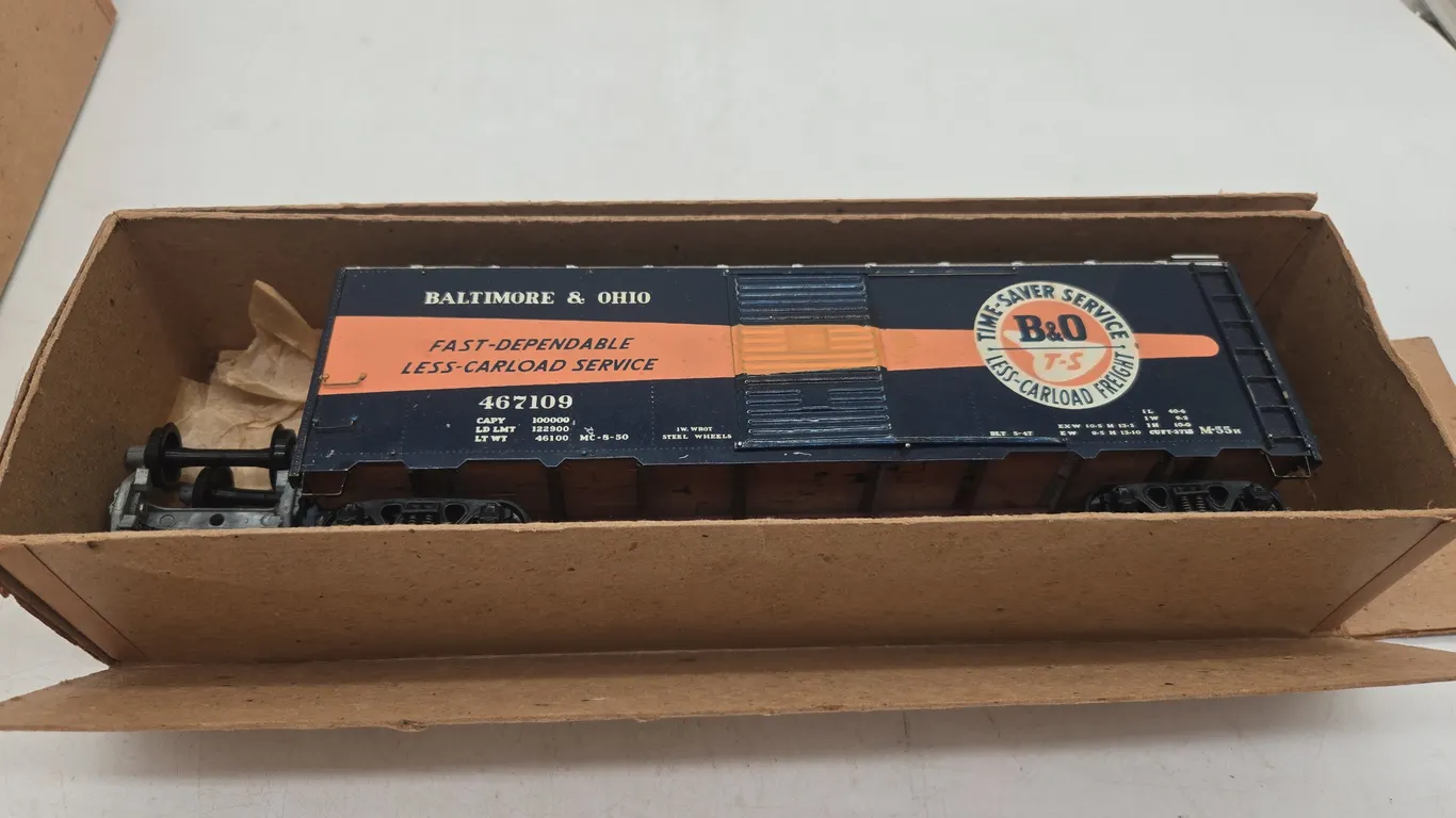 Vintage weaver, Baltimore and Ohio. Time saver services box car believed to be an original box