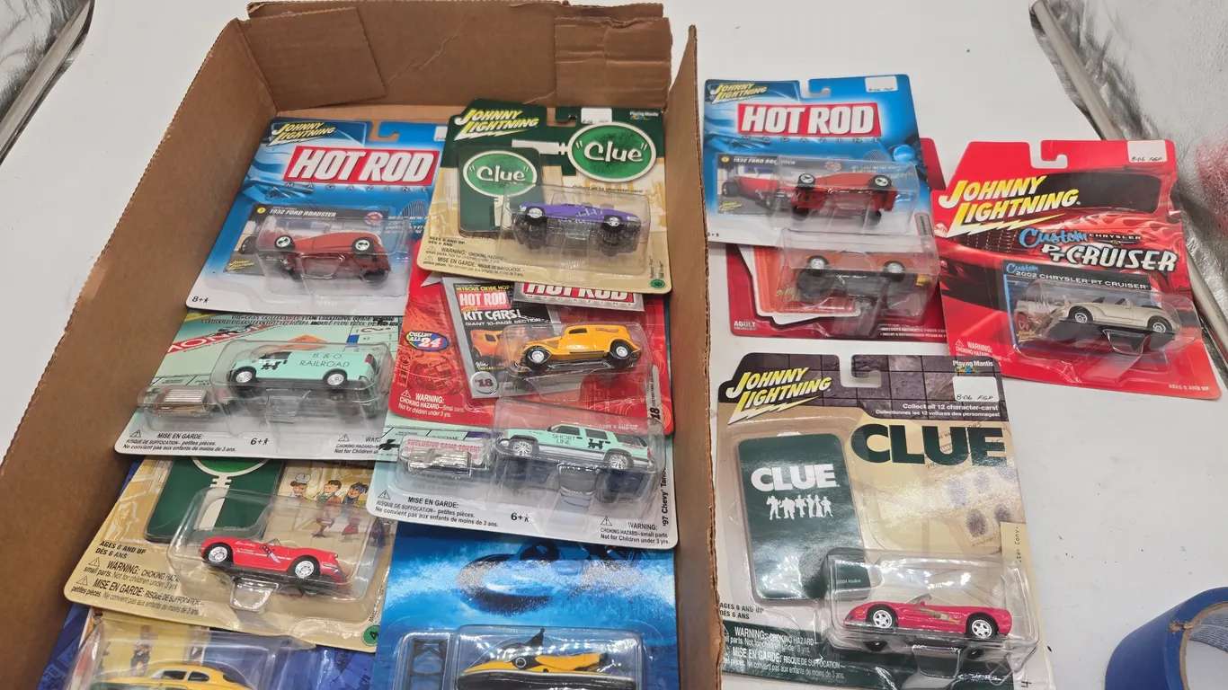 Assorted vintage, johnny lightning, hot rod magazine automobiles new in packages