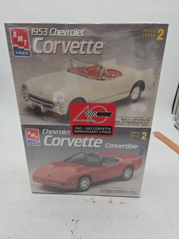 Vintage amt. models 40th anniversary Corvette. Model 2 pack new inboxes.