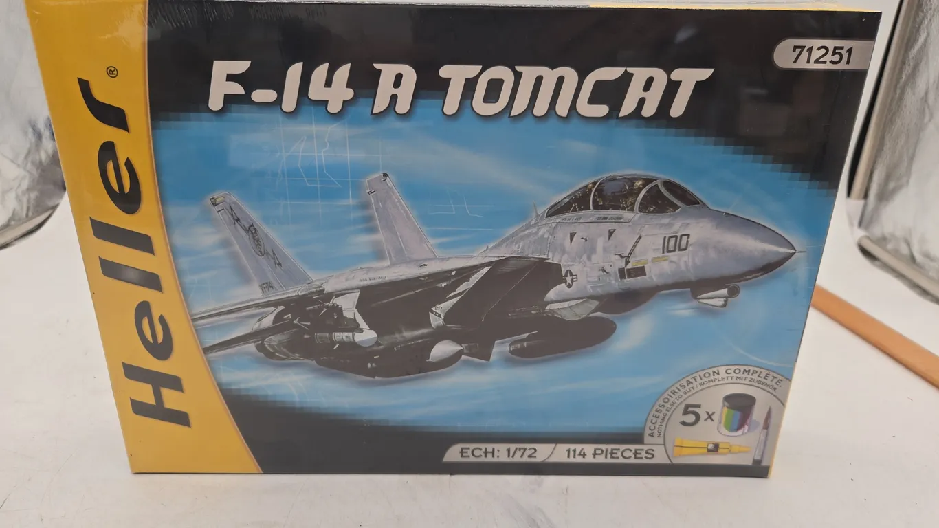 Vintage heller f fourteen tomcat model new inbox