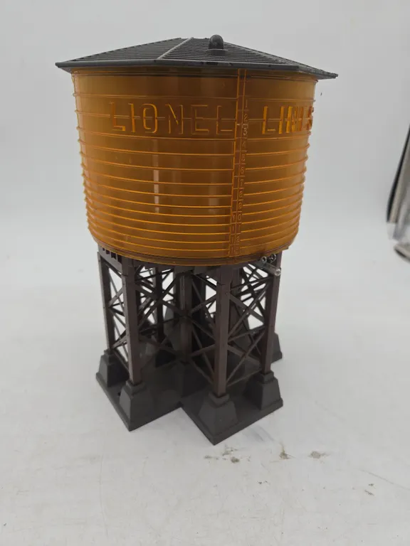 Vintage, a lionel number 30 operating water tower