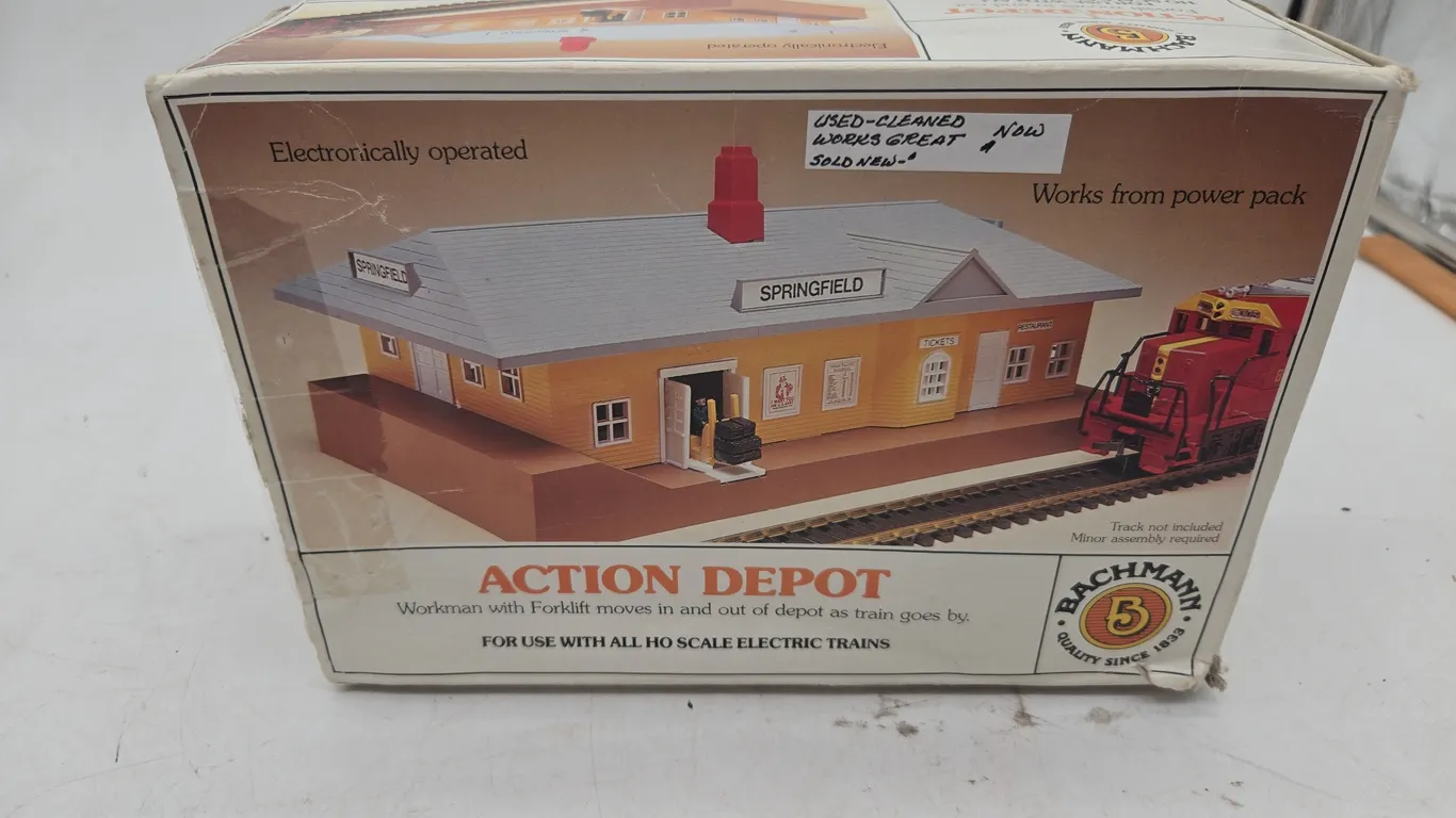 Vintage Bachman's action depot.
In original box