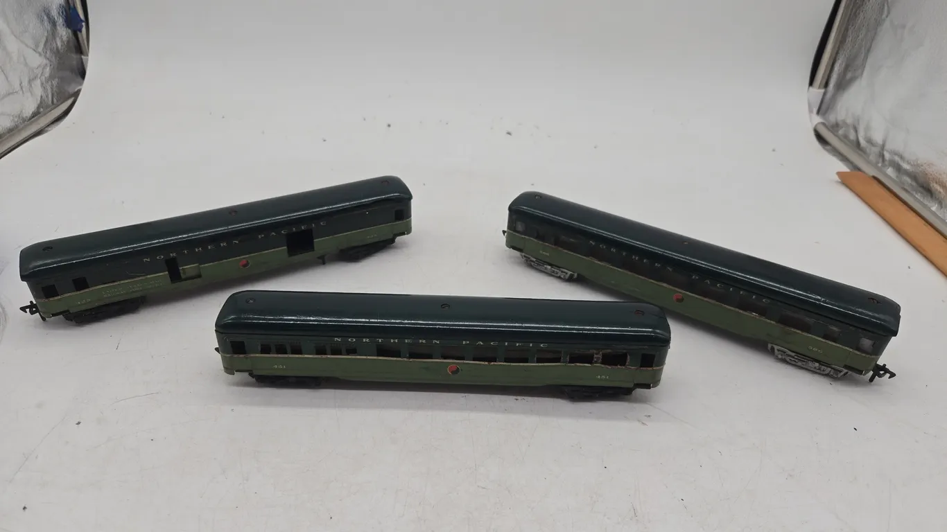Vintage Fleshman's h* scale made in the US zone of Germany, northern Pacific passenger car set.
