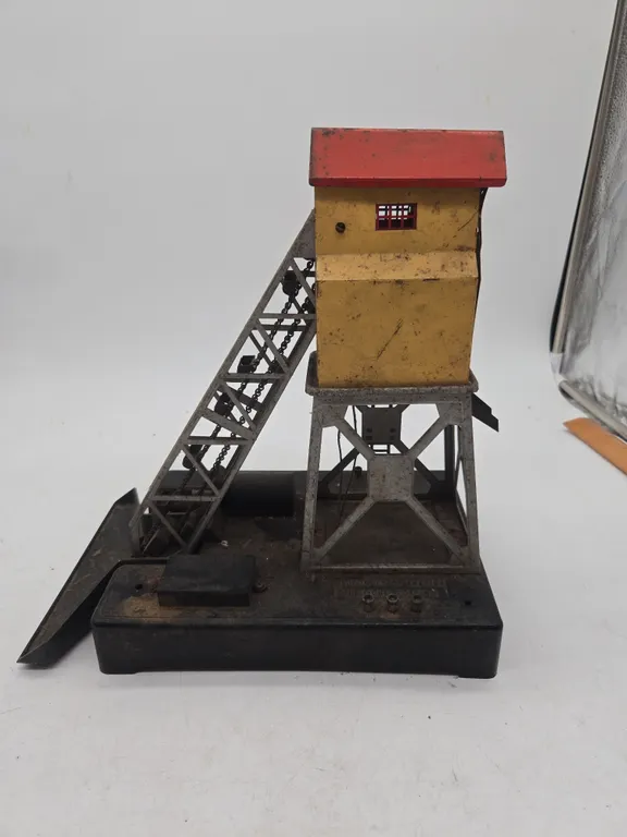 Vintage Lionel number 97, coal loading elevator.