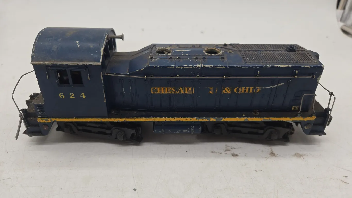Vintage lionel number 624 chesapeake, and ohio diesel switcher