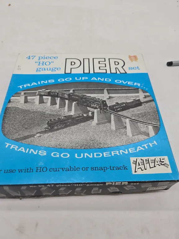 Vintage atlas, forty seven piece pier set in original box
