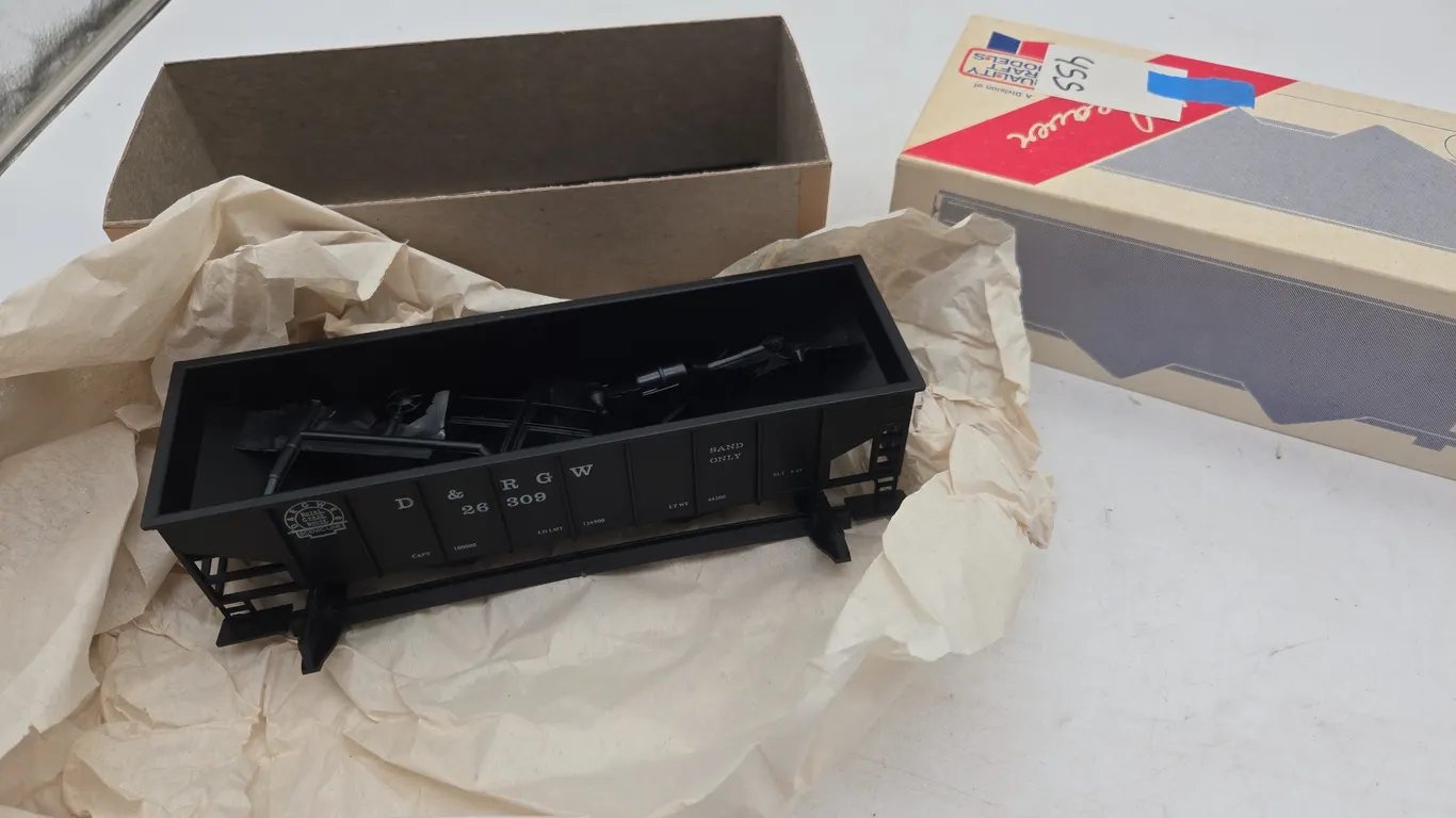 Vintage Weaver brand Denver and Rio Grande. Number 1054 covered hopper, car new inbox