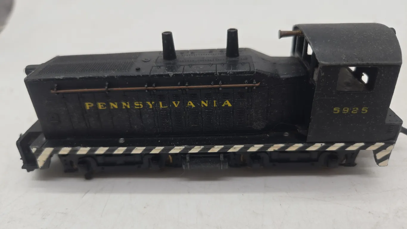 Vintage varney, h o scale, pennsylvania switcher, number 5925 locomotive