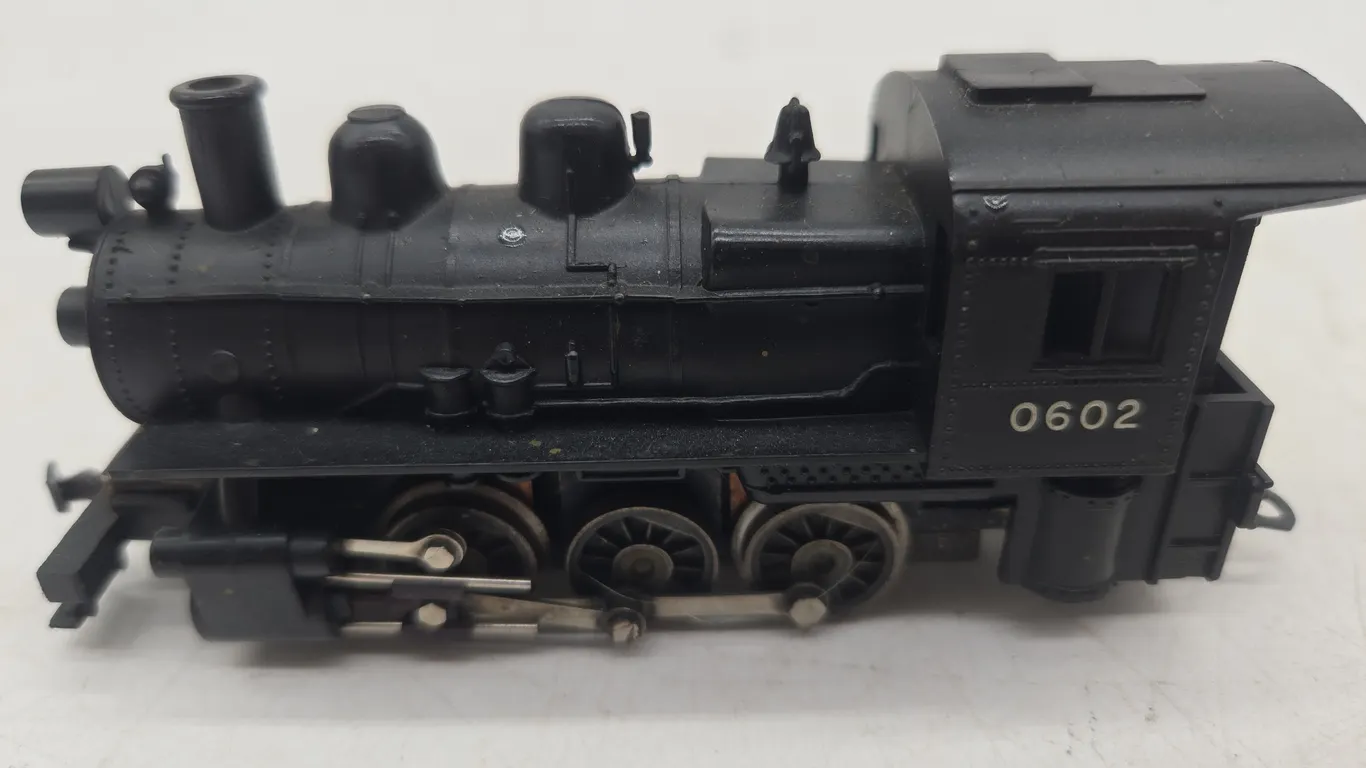 Vintage lionel in scale number 0602 steam locomotive