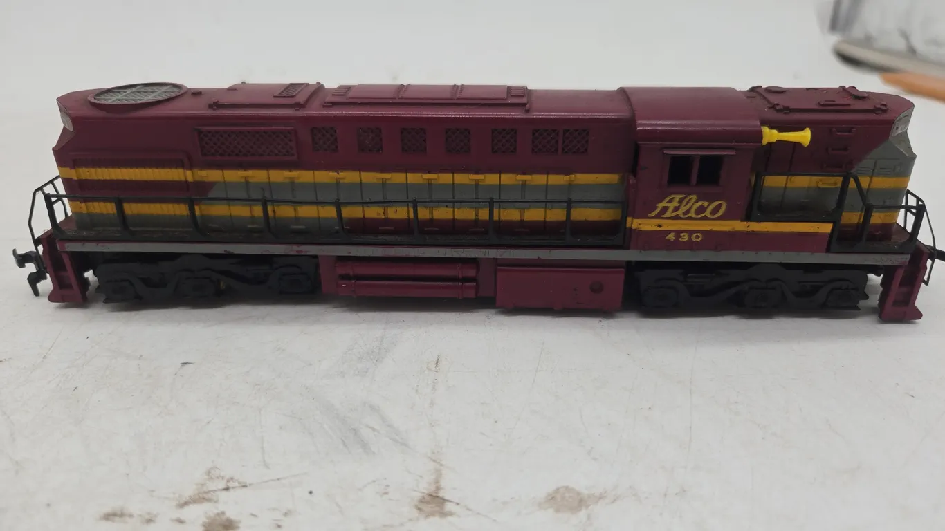 Vintage american flyer, h o scale number 430 alcove, diesel locomotive