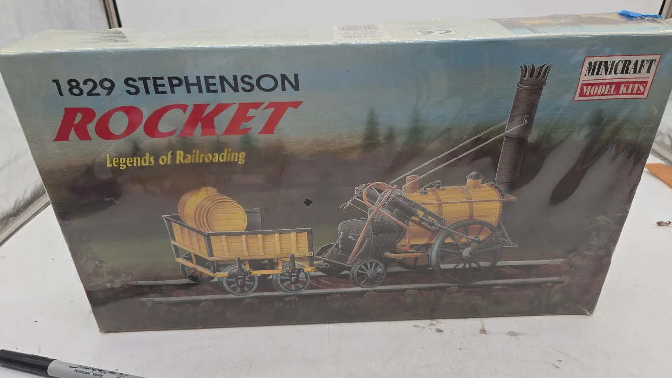 Vintage mini craft models, 1829 stevenson's rocket steam engine locomotive model, new inbox