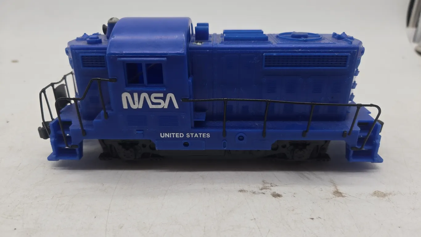 Vintage williams, electric trains, NASA shuttle transport, switcher, locomotive