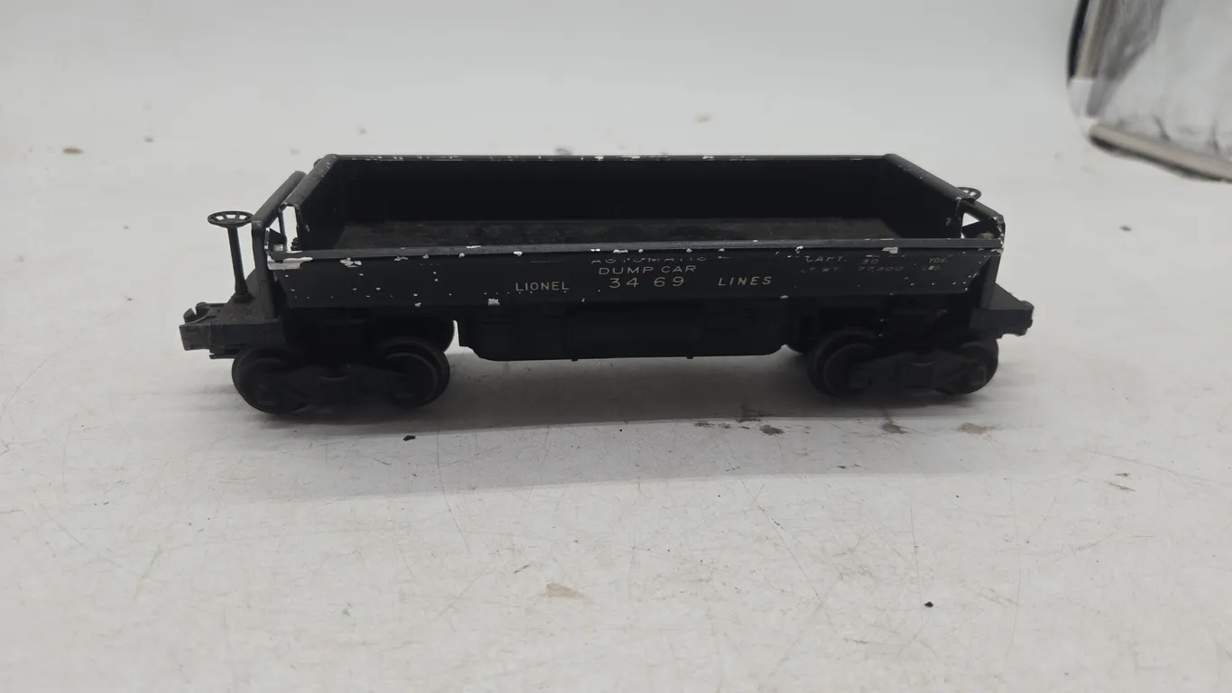 Vintage lionel number 3496 automatic dump car
