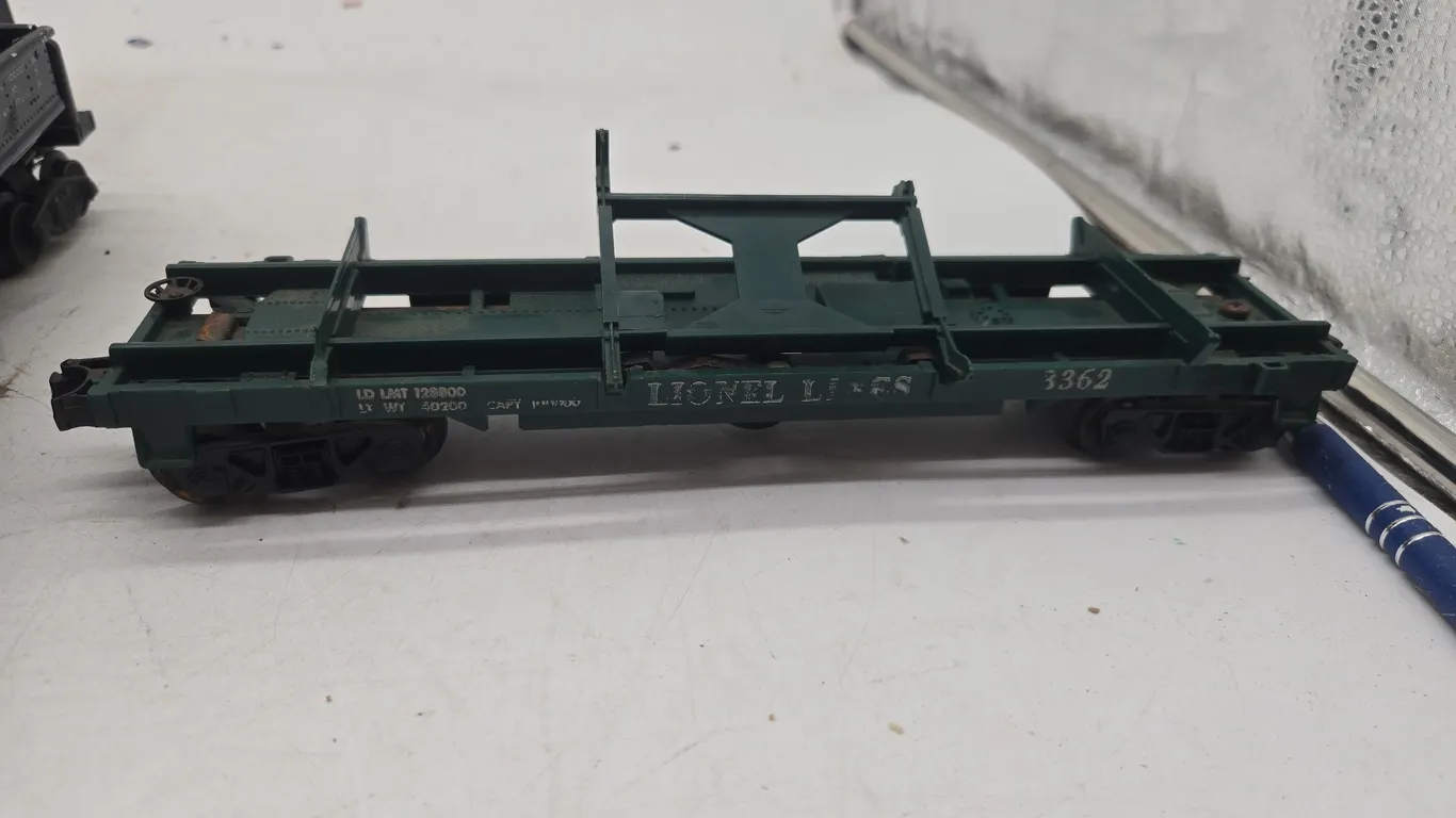 Vintage lionel helium tanker unloading car