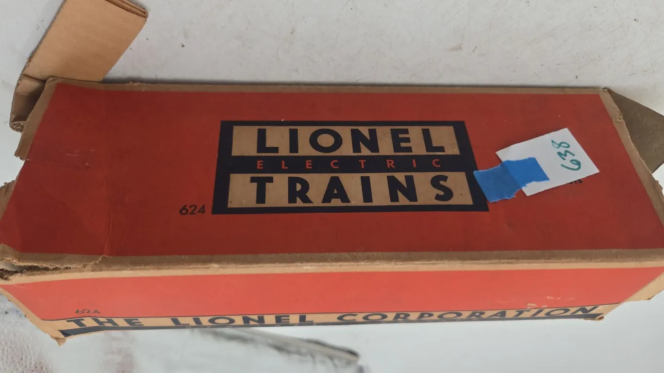 Vintage lionel number 624 locomotive switcher in original box