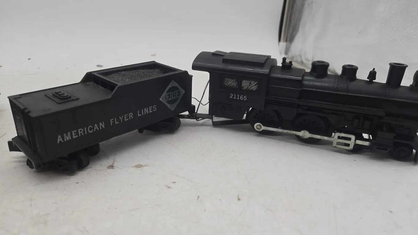 Vintage american flyer, number 21165 steam locomotive and tender