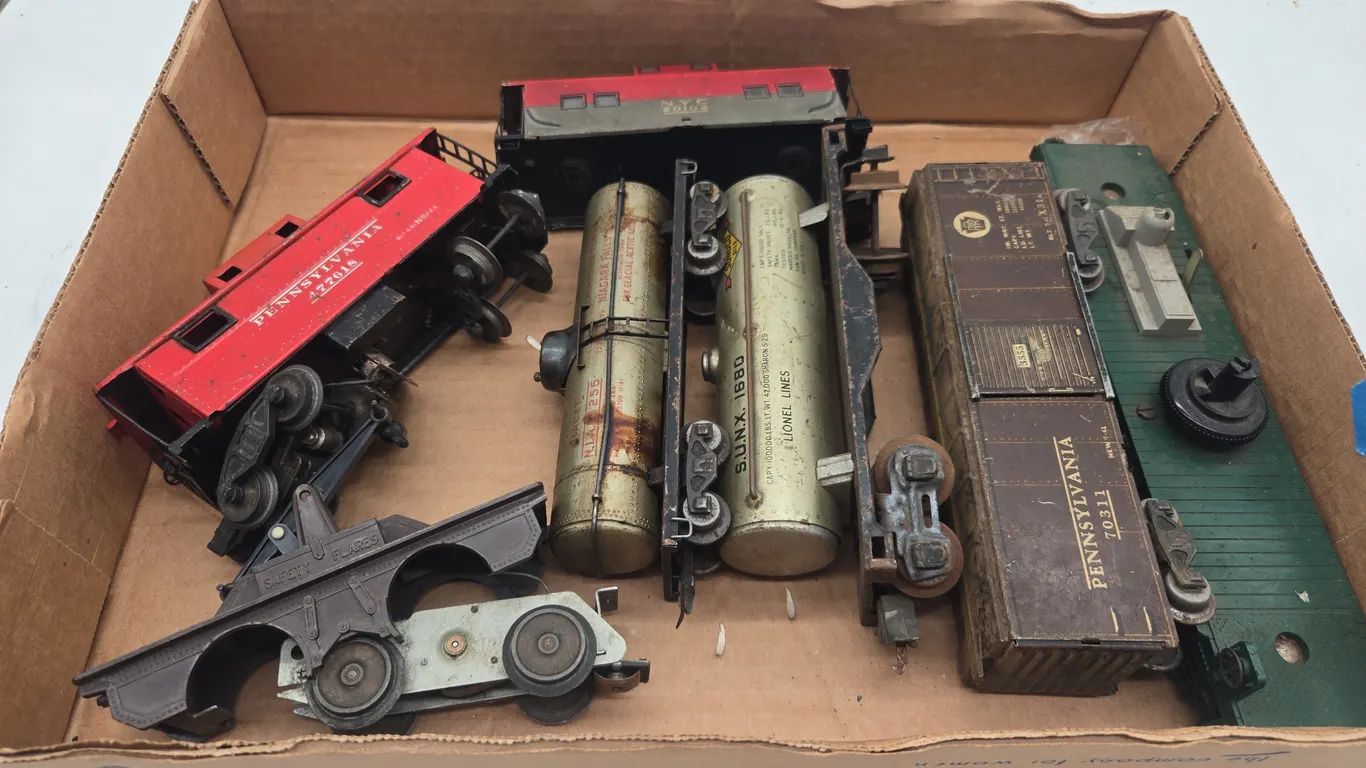 Assorted vintage train cars