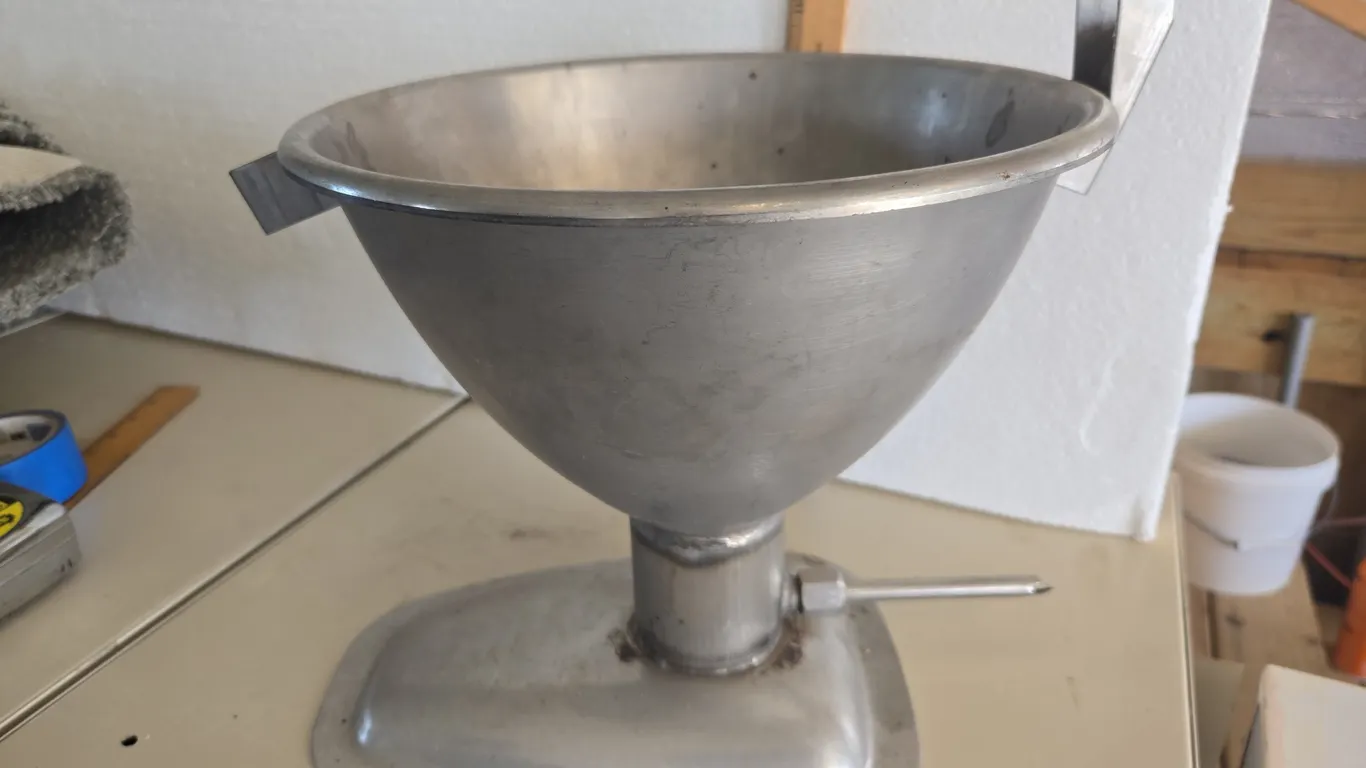 Stainless steel cream horn doughnut filler
