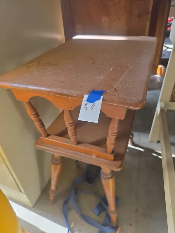 Ethen allen style maple nightstand