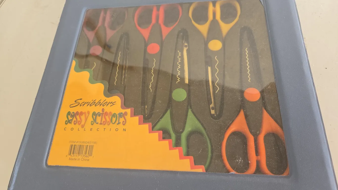 Scribbler's sassy, crafting scissors new in package