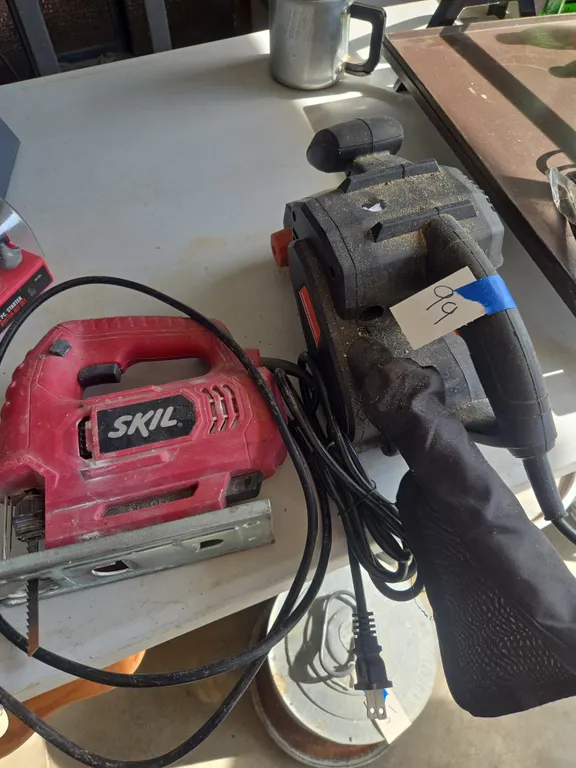 Assorted electrical tools