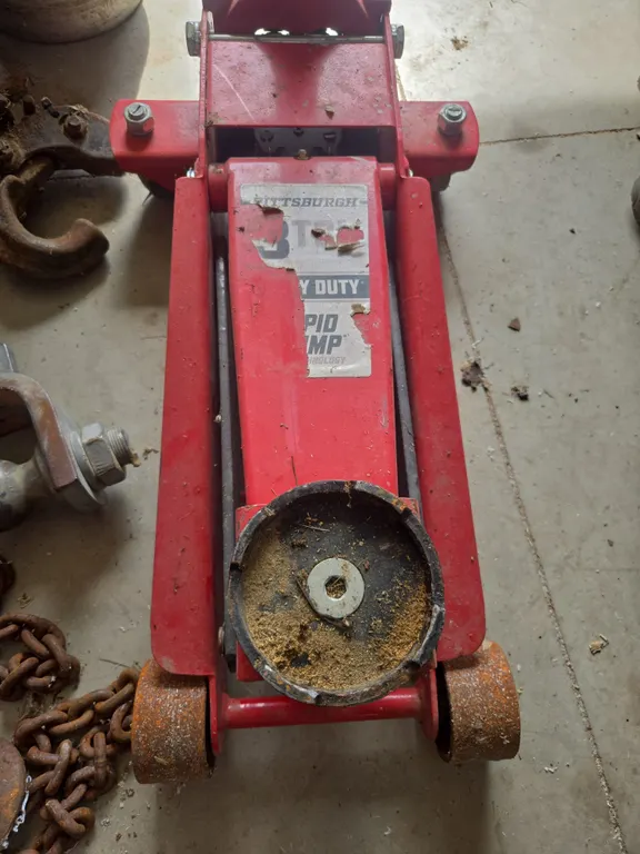Pittsburg 3 ton floor jack. Works