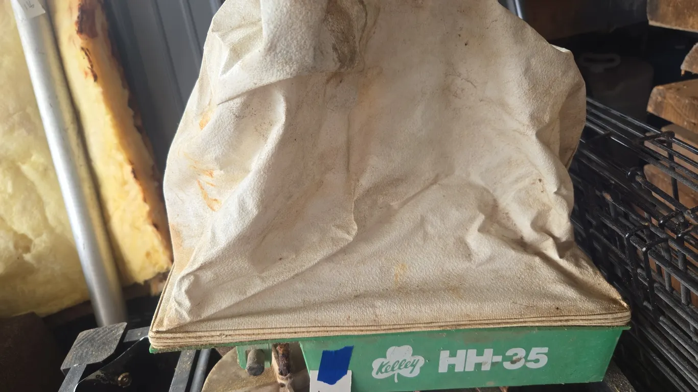 Kelly brand model hh35 seed spreader