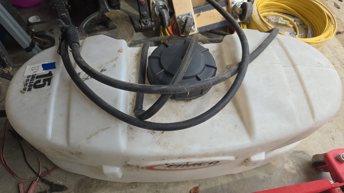 15 gal highflo brand sprayer tank rig