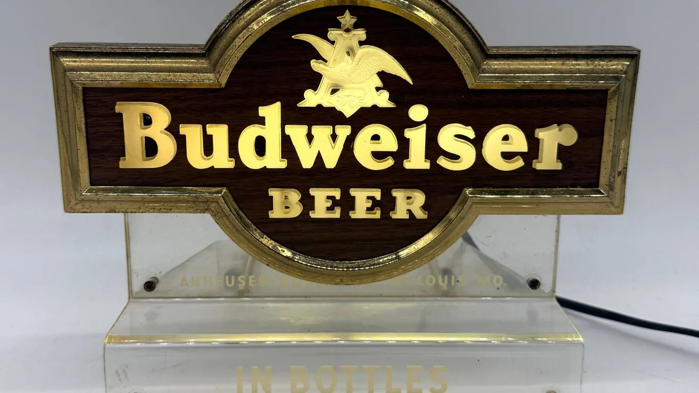 Budweiser Beer Lighted Bar Sign