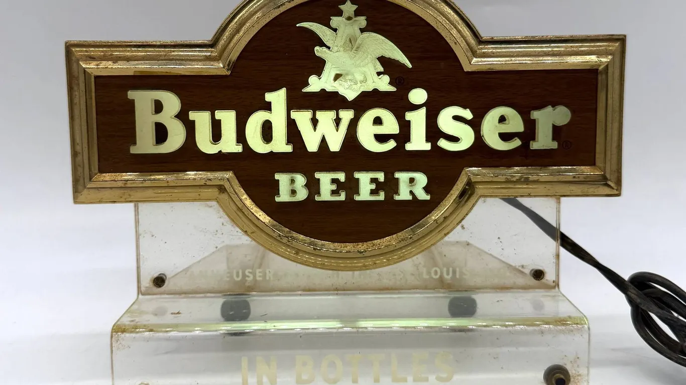 Budweiser Beer Lighted Bar Sign