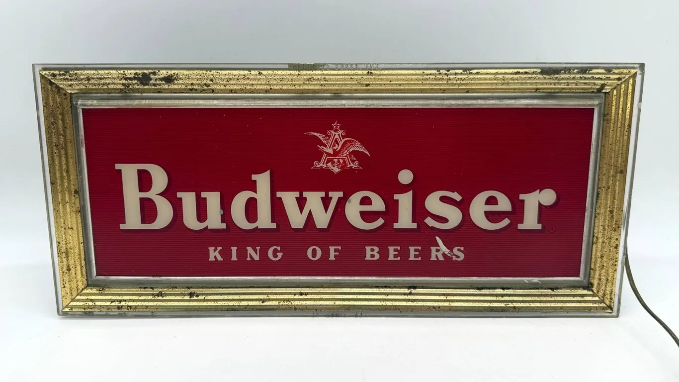 Budweiser Illuminated Beer Sign (Needs Repair