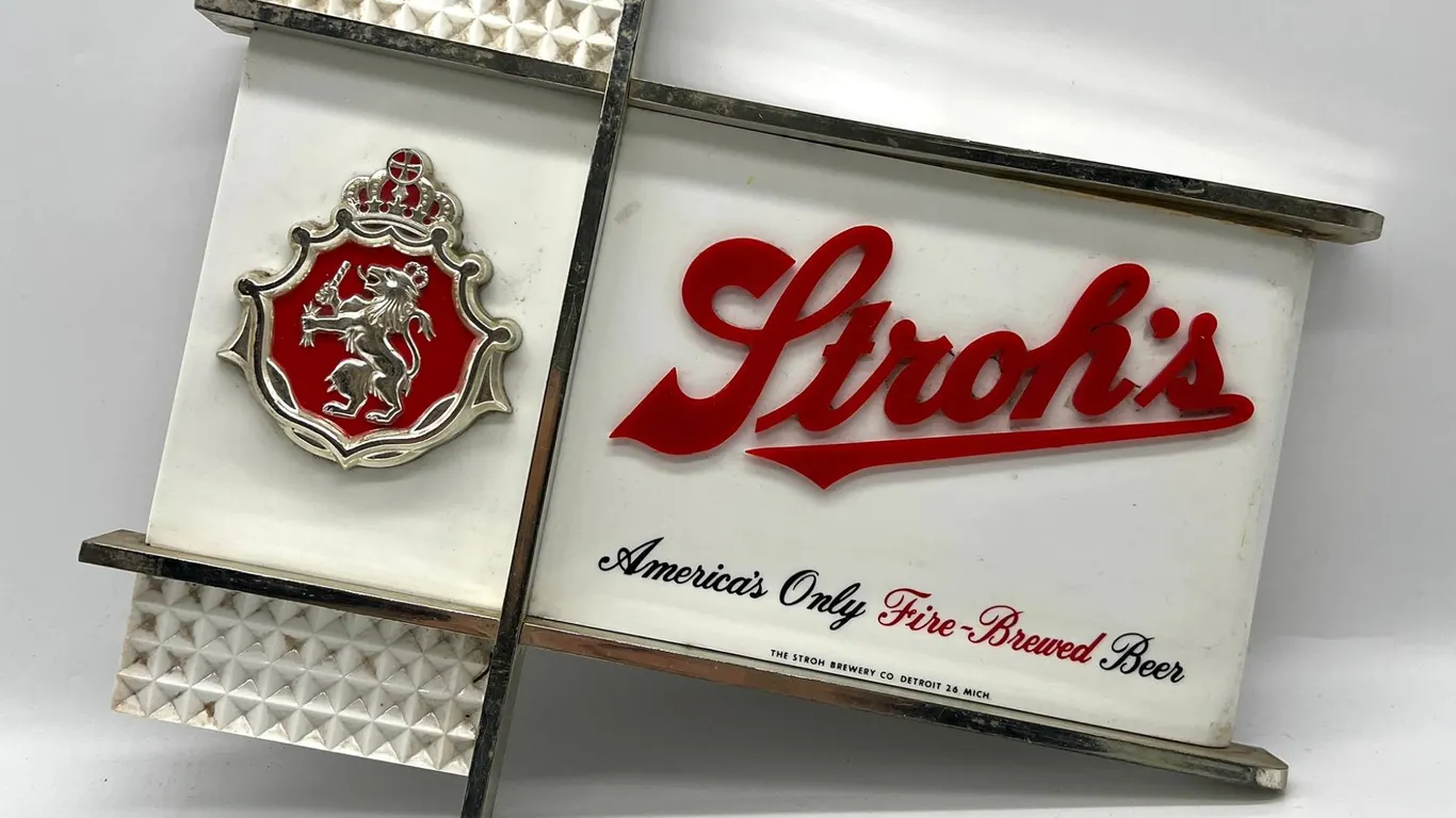 Stroh's Plastic Beer Sign with Crest