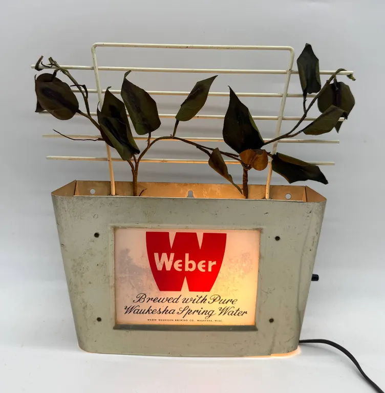 Weber Beer Light with Faux Foliage Display