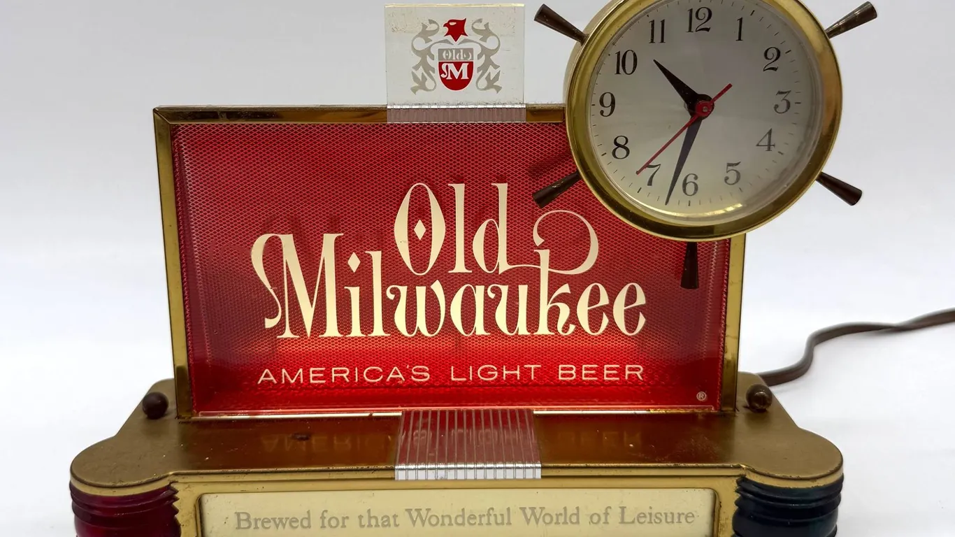 Old Milwaukee Beer Light Clock Sign