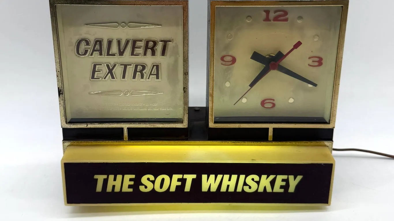 Calvert Extra Advertising Beer Light Clock