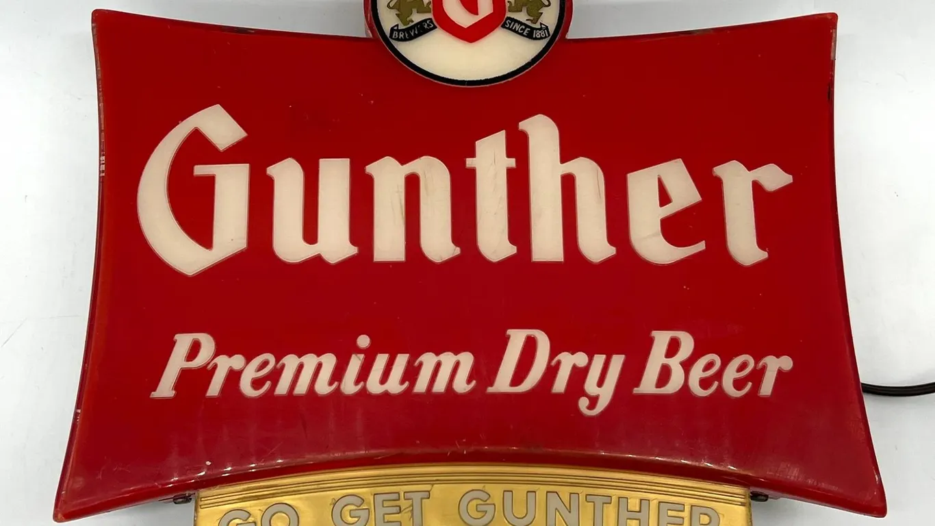 Gunther Premium Dry Beer Lighted Sign